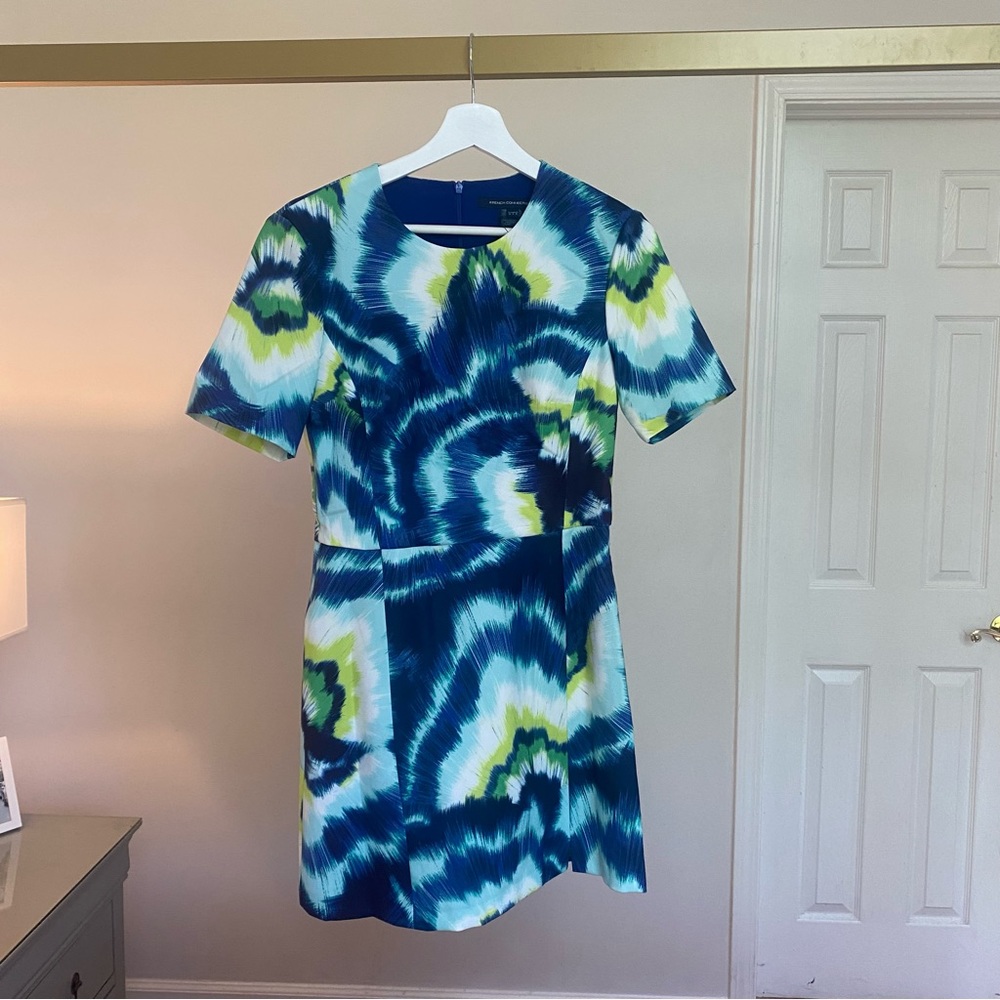 NWT French Connection Annisa Whisper Print Mini Dress, Cement Blue, Size 6
